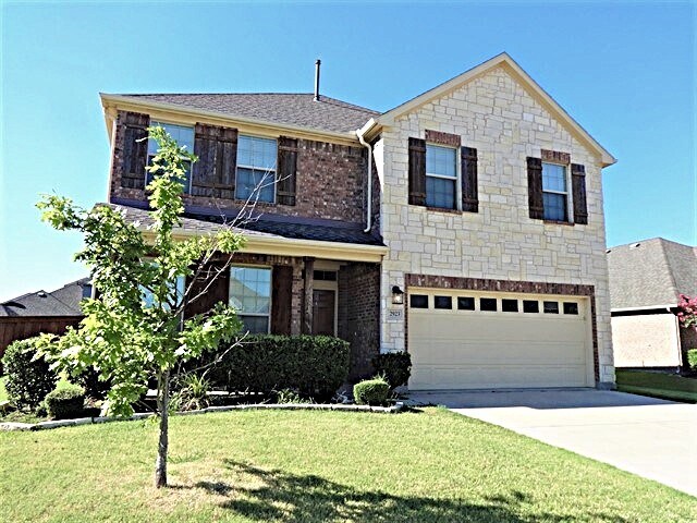2923 Albares in Grand Prairie, TX - Building Photo