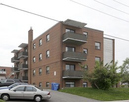 9 Old Pine St in Mississauga, ON - Building Photo