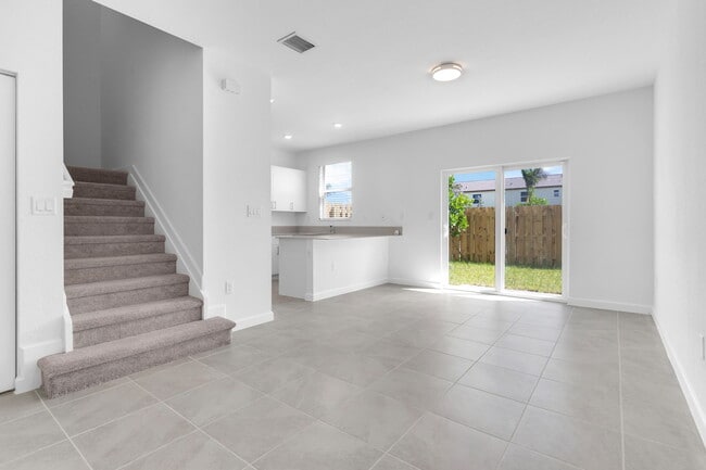 property at 2660 SE 28th St