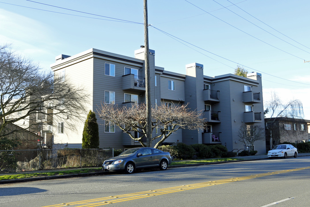 Fauntleroy Landing Apartments in Seattle, WA - Building Photo