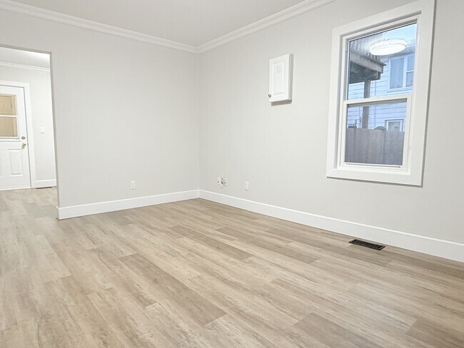 1628 Ford Blvd in Windsor, ON - Building Photo - Building Photo