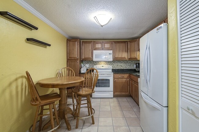 8 9th St, Unit 111 in Medford, MA - Foto de edificio - Building Photo