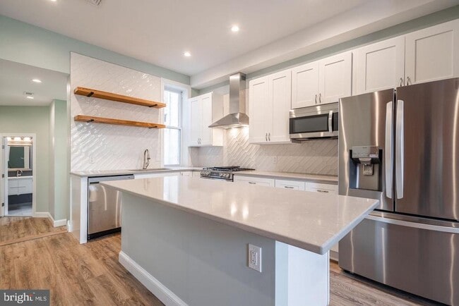 3030 W Girard Ave in Philadelphia, PA - Foto de edificio - Building Photo