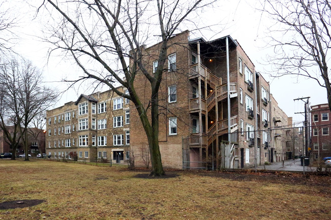 1094 W Pratt Blvd in Chicago, IL - Building Photo - Building Photo