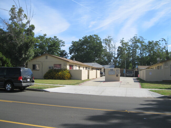 1453 N Sierra Way in San Bernardino, CA - Building Photo - Building Photo