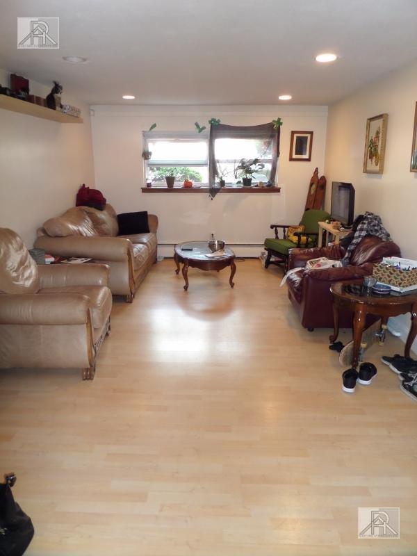property at 15 Commonwealth Ct
