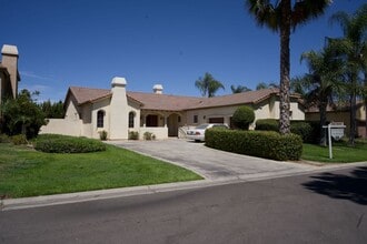 8800 Laguna Dr in Chowchilla, CA - Building Photo - Building Photo