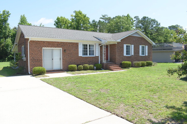 4119 Fairlawn Dr in Wilmington, NC - Foto de edificio - Building Photo