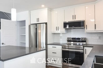 6548-6175 175 Ave NW in Edmonton, AB - Building Photo - Building Photo