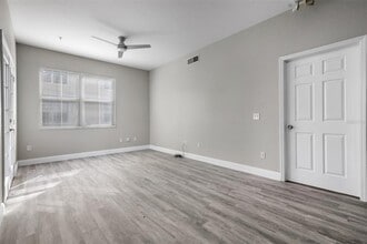 4002 Venetian Bay Dr in Kissimmee, FL - Building Photo - Building Photo