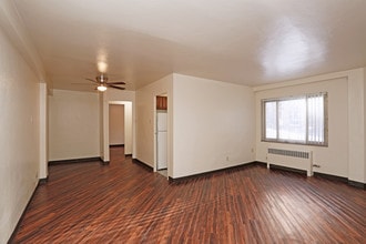 Amberson Gardens in Pittsburgh, PA - Foto de edificio - Interior Photo