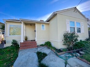 127 22nd Ave in San Mateo, CA - Foto de edificio - Building Photo