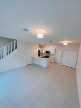 8130 NW 42nd St in Doral, FL - Building Photo - Building Photo