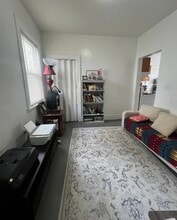 10 Warren St, Unit 2 in Cambridge, MA - Building Photo - Building Photo