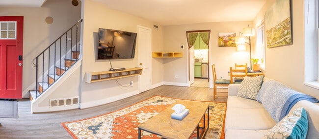 2327 Glendale Terrace in Alexandria, VA - Building Photo - Building Photo