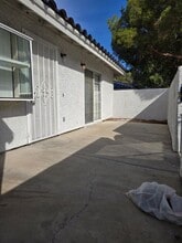 2132 Willowbury Dr in Las Vegas, NV - Building Photo - Building Photo