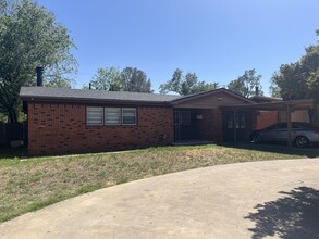 2811 54th St in Lubbock, TX - Building Photo - Building Photo