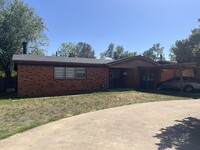 2811 54th St in Lubbock, TX - Foto de edificio - Building Photo