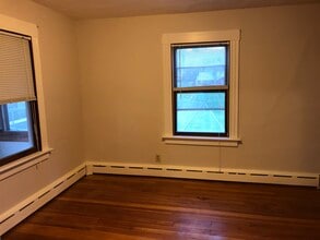 326 Winthrop St, Unit 2-3 floors in Torrington, CT - Building Photo - Building Photo