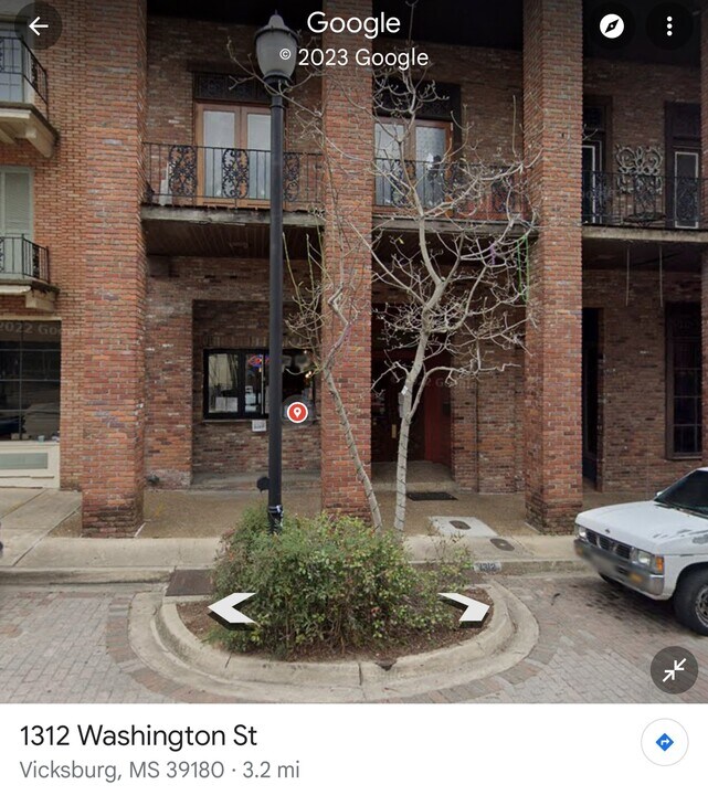 1312 Washington St in Vicksburg, MS - Building Photo