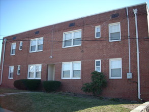 200 S Veitch St in Arlington, VA - Foto de edificio - Building Photo