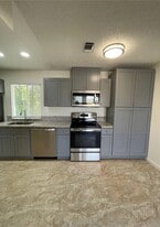 205 N Mariposa Street in Fresno, CA - Building Photo