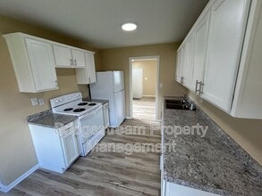 22 Whispering Dr in Trotwood, OH - Building Photo - Building Photo