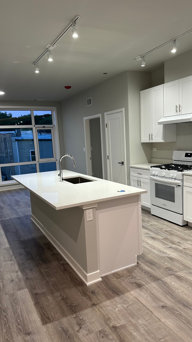 property at 2807 S Halsted St
