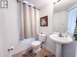 40 Cathmar Dr in Markham, ON - Building Photo - Building Photo