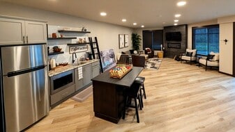 Kingswood Village in Tumwater, WA - Building Photo