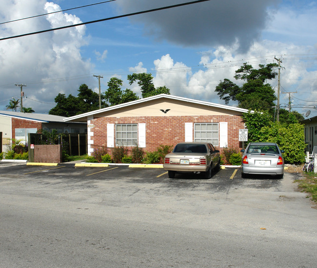 2113 Miami Rd in Fort Lauderdale, FL - Building Photo - Building Photo