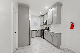 56 Highwood Terrace in Weehawken, NJ - Building Photo - Building Photo