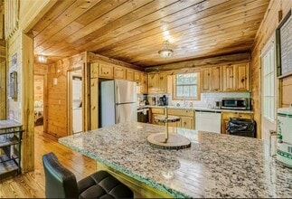 9947 Doublehead Gap Rd in Blue Ridge, GA - Building Photo - Building Photo