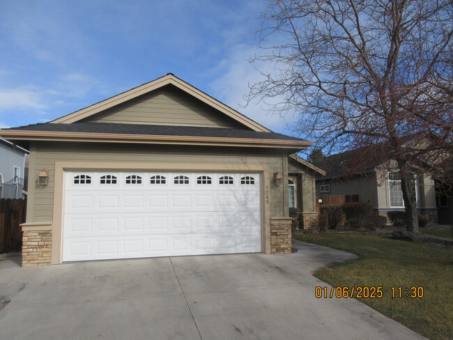 property at 1049 Aspen Grove Cir