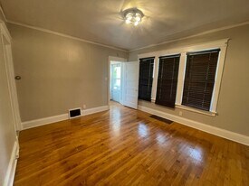 2524 N Weil St in Milwaukee, WI - Building Photo