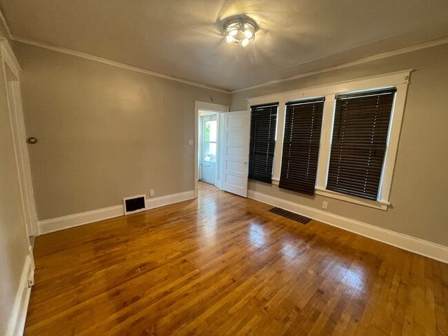 property at 2524 N Weil St