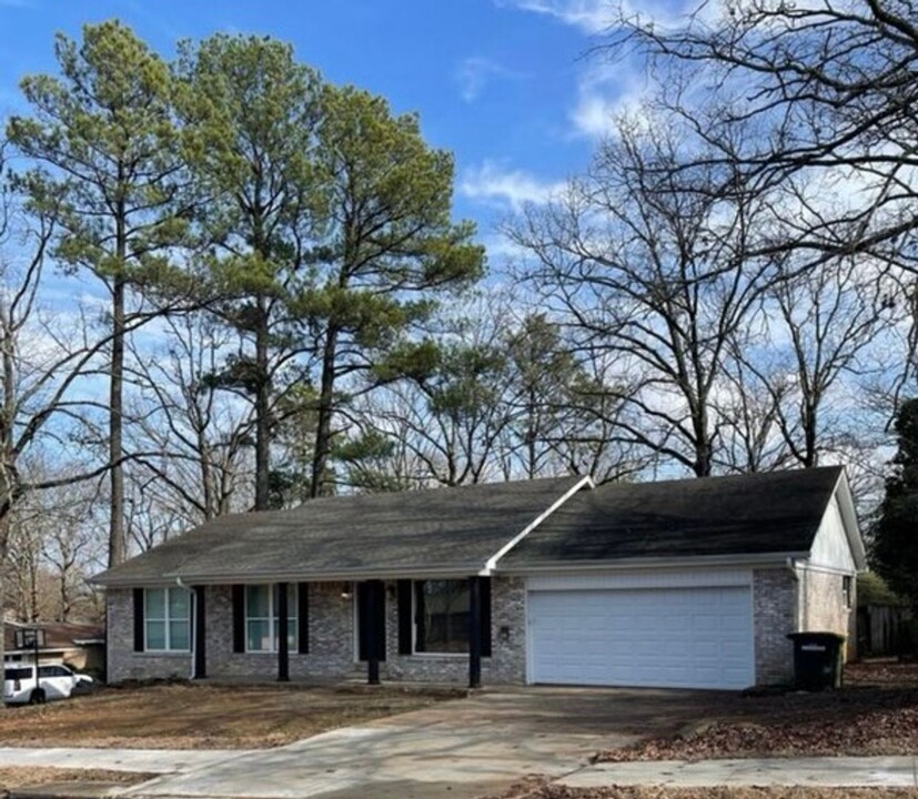 104 N Claremont Ave in Sherwood, AR - Building Photo
