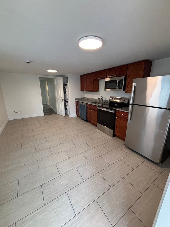 134 Washington St, Unit Apt 1A