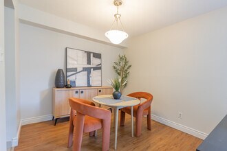 75 Huron Heights in Newmarket, ON - Building Photo - Building Photo