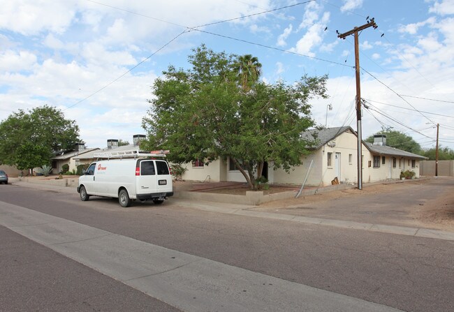 Cheryl Manor in Phoenix, AZ - Building Photo - Building Photo