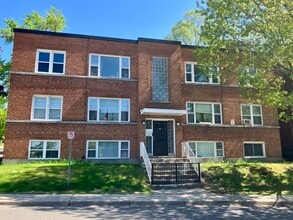 300 Besserer St in Ottawa, ON - Building Photo - Building Photo