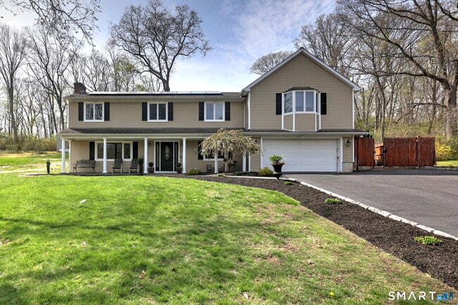 31 Shawnee Rd in Trumbull, CT - Building Photo - Building Photo