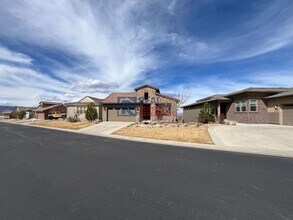 873 Woodgate Dr in Littleton, CO - Building Photo - Building Photo