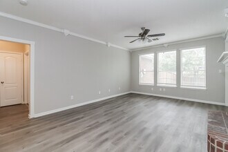 426 Kimmel Dr in Cedar Hill, TX - Foto de edificio - Building Photo