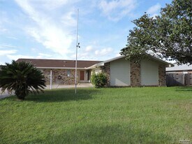 12134 Longwood Dr in Pensacola, FL - Building Photo