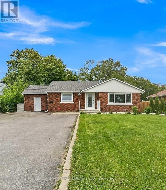 property at 18166 Leslie St