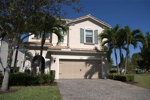 3917 Mahogany Ln in Hollywood, FL - Building Photo