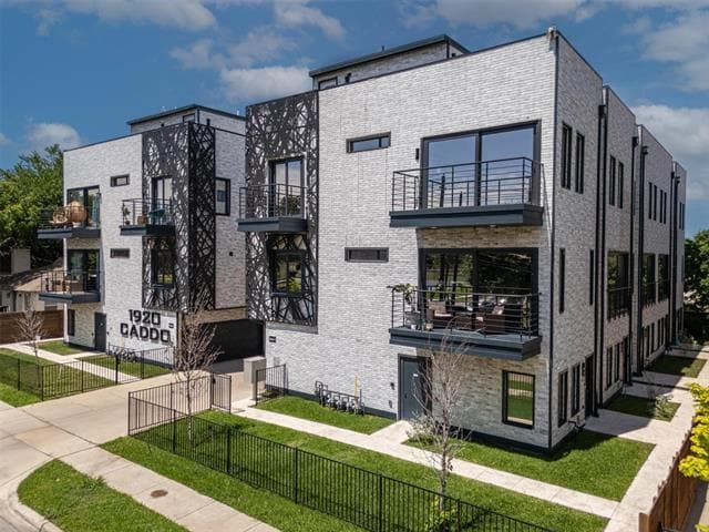 property at 1920 Caddo St