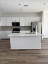 4699 Woodland Ave in Las Vegas, NV - Building Photo - Building Photo