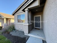 110 Catlin St in Dayton, NV - Foto de edificio - Building Photo